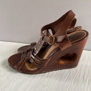 LAST CALL!!! Frye strappy sandals